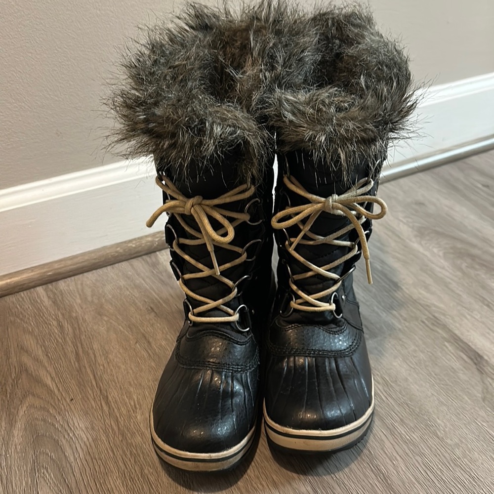 Black Sorel Winter Boots